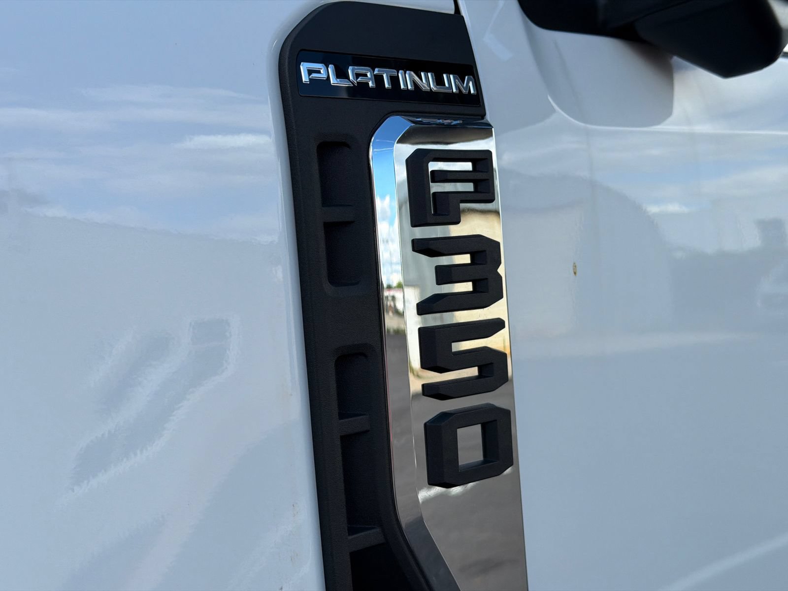 New 2026 Ford F350 Platinum w/ Platinum Plus Package AWD/4WD image 16