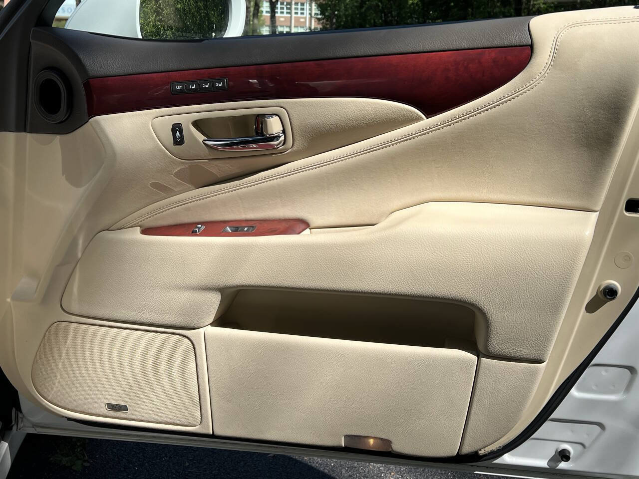 Used 2012 Lexus LS 460 AWD w/ Luxury Value Edition image 28