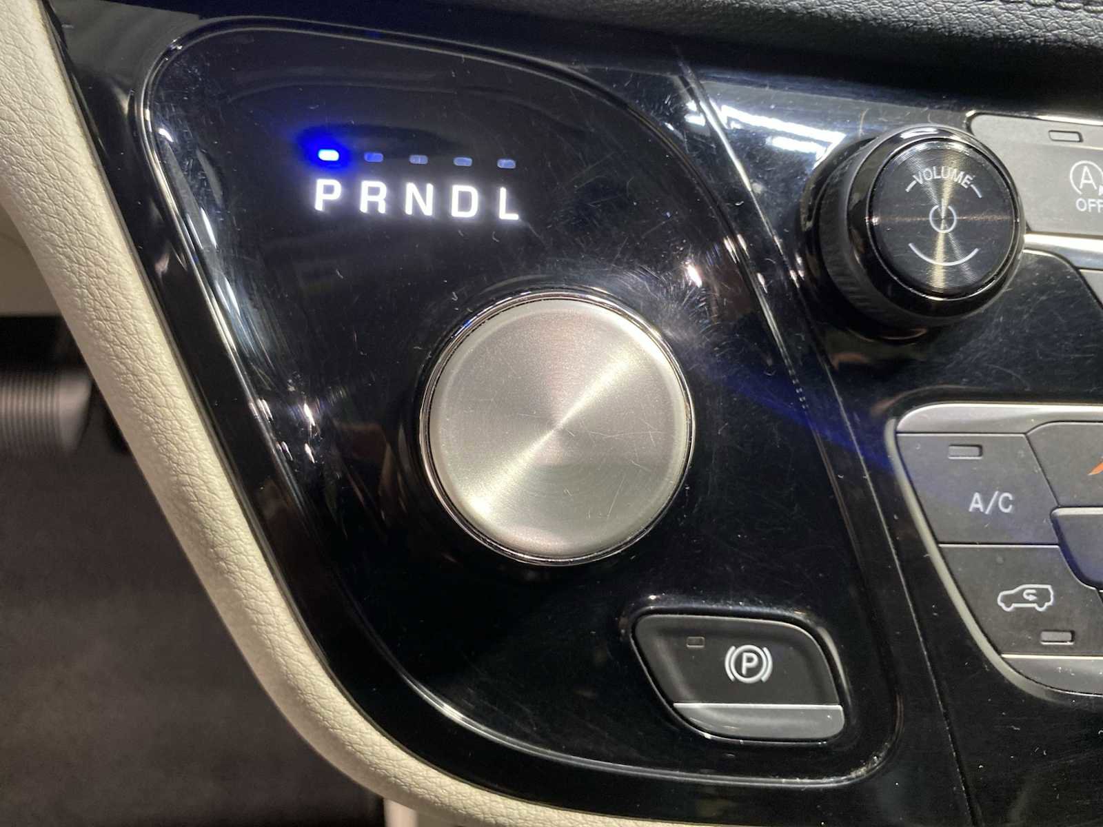 Used 2019 Chrysler Pacifica Limited image 17