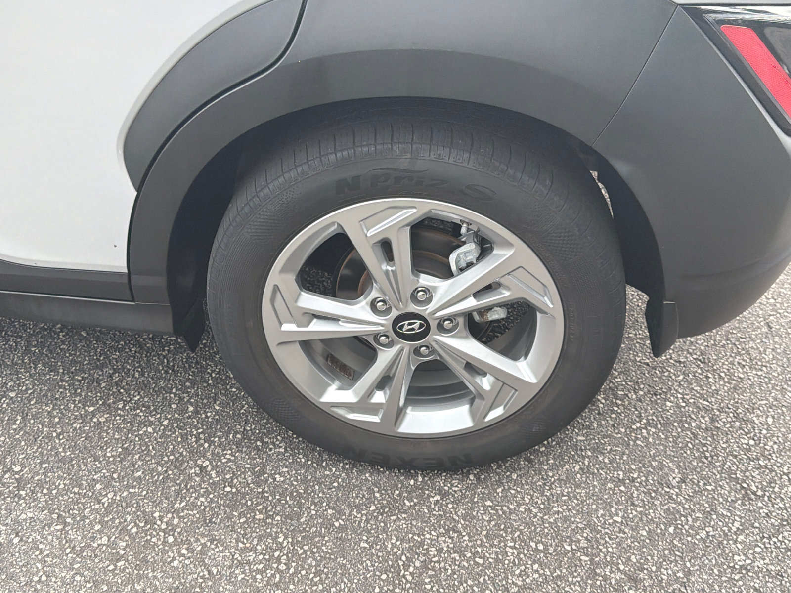 Certified 2022 Hyundai Kona SEL w/ Convenience Package FWD image 19