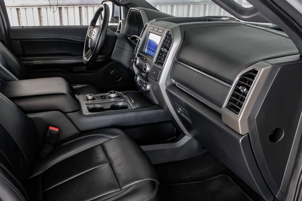 Used 2020 Ford Expedition XLT w/ Equipment Group 202A AWD/4WD image 12