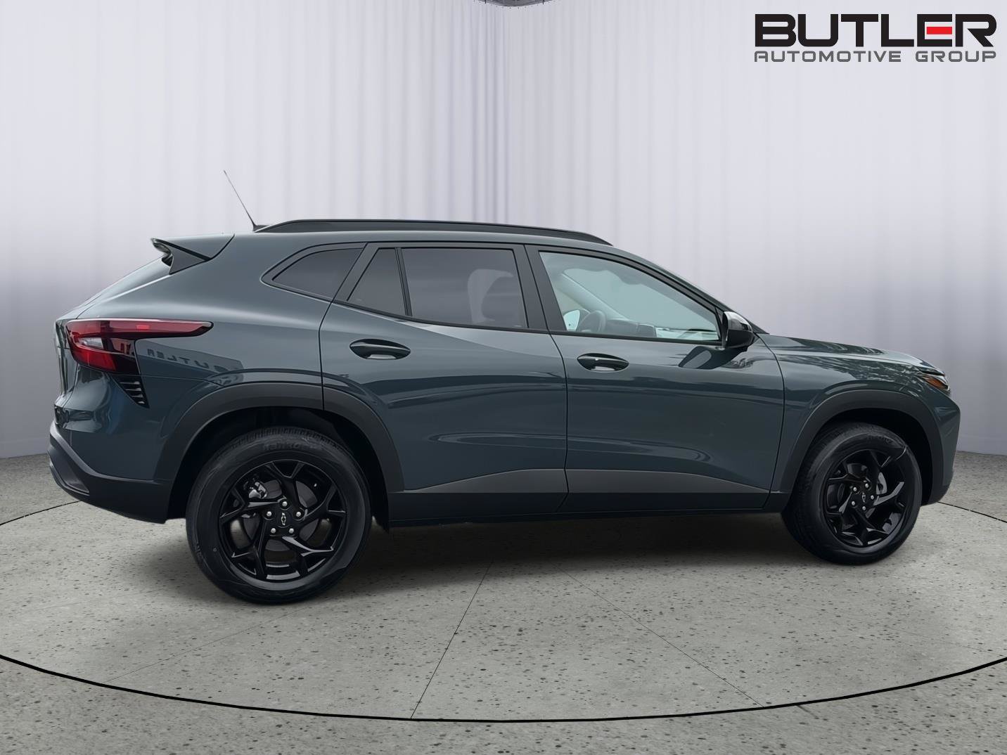 New 2026 Chevrolet Trax LT w/ Midnight Edition FWD image 7