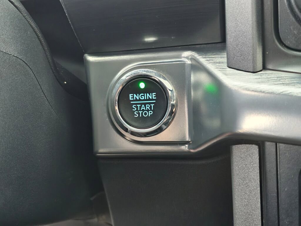 Used 2023 Ford F150 Lariat w/ Equipment Group 502A High image 32