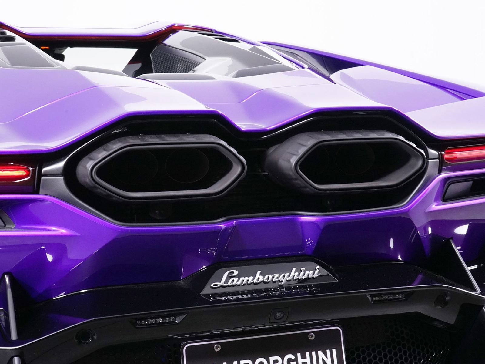 Used 2024 Lamborghini Revuelto image 21