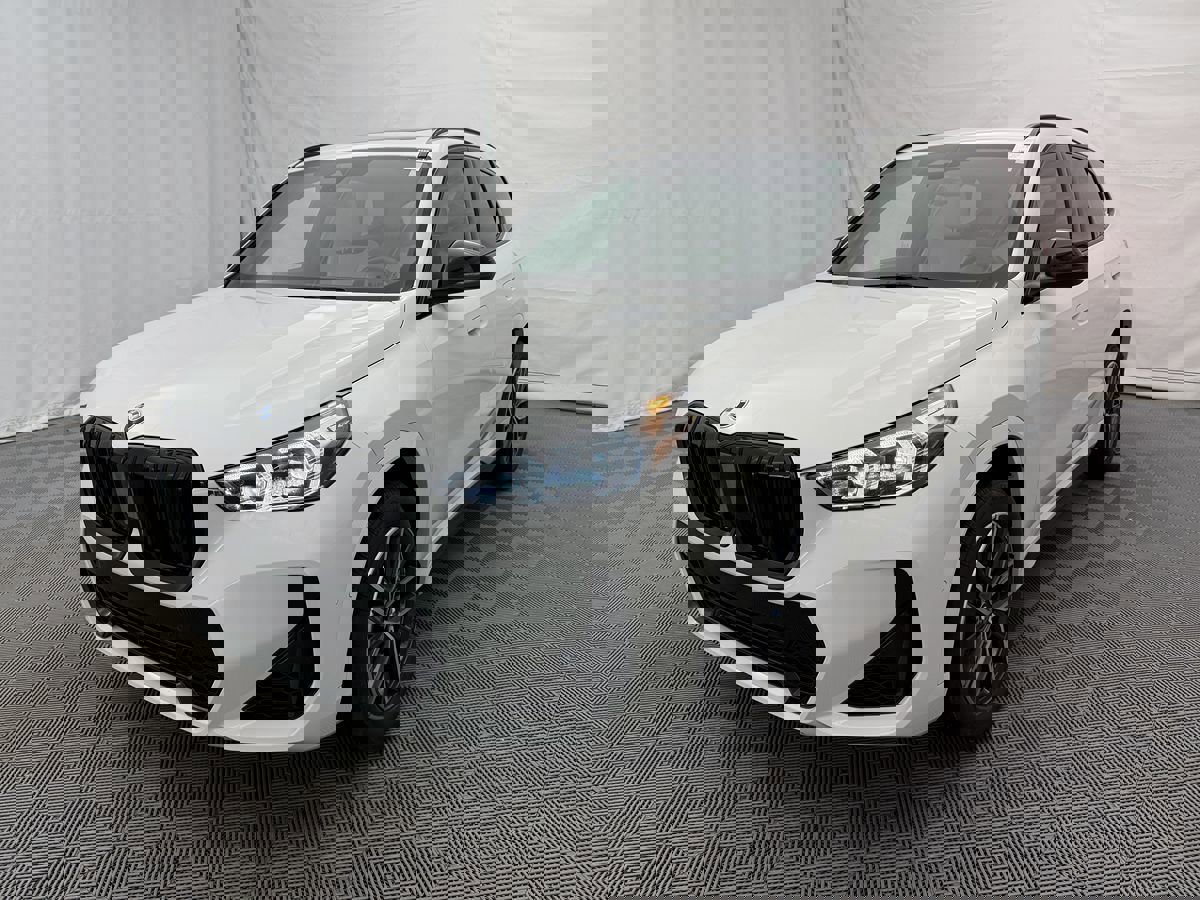 Used 2026 BMW X1 xDrive28i image 2