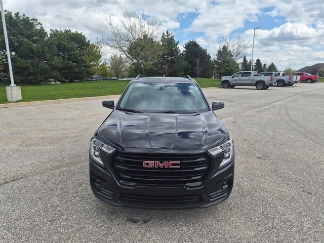 Used 2023 GMC Terrain SLT w/ Infotainment Package II FWD video 2