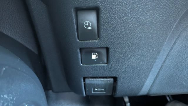 Used 2018 Toyota Prius Prime Advanced FWD image 34