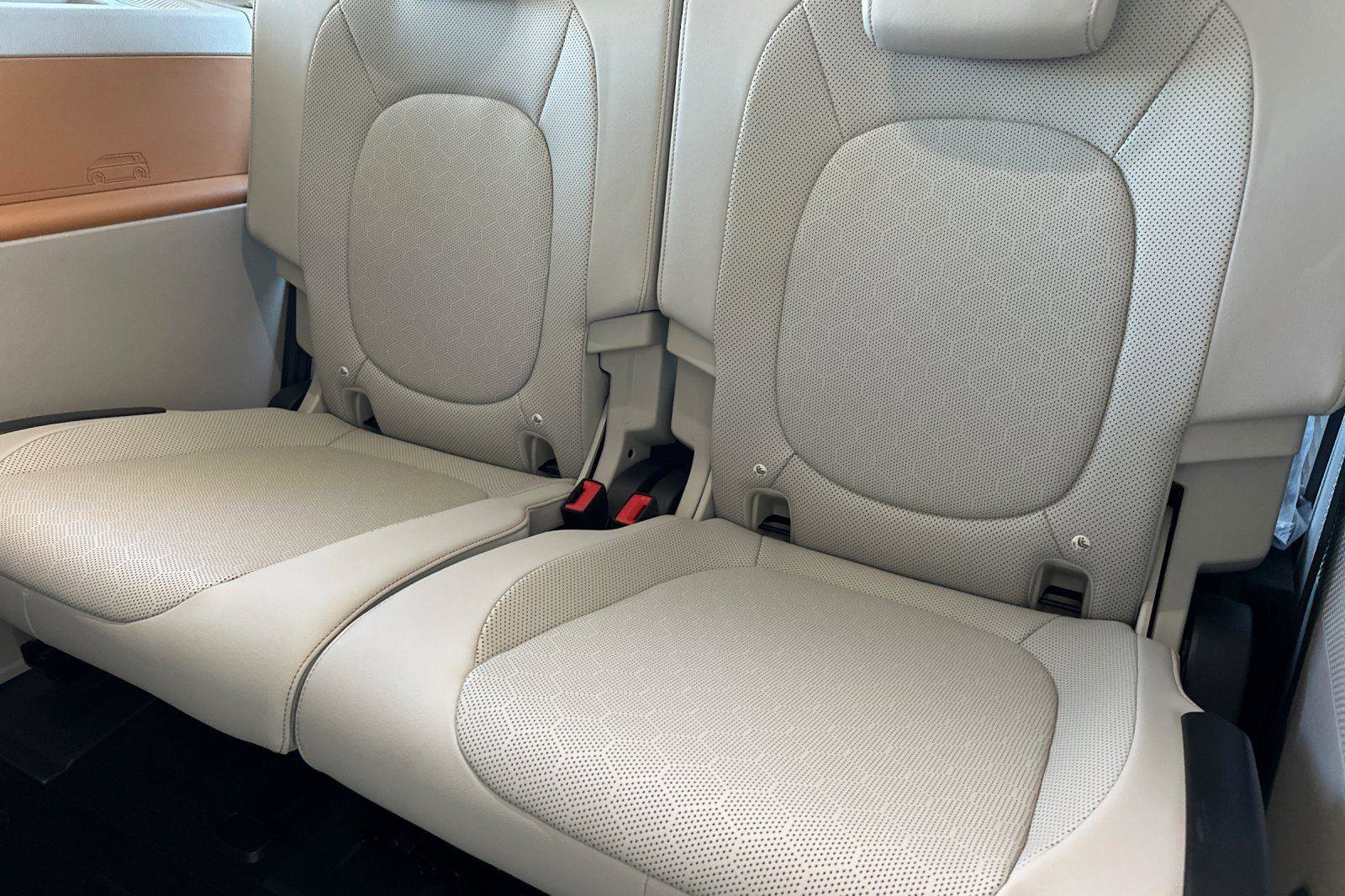 New 2025 Volkswagen ID. Buzz 1st Edition image 14