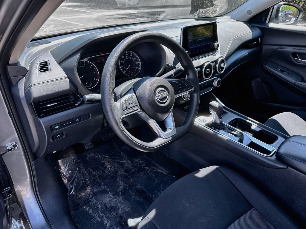 Used 2025 Nissan Sentra SV FWD image 14
