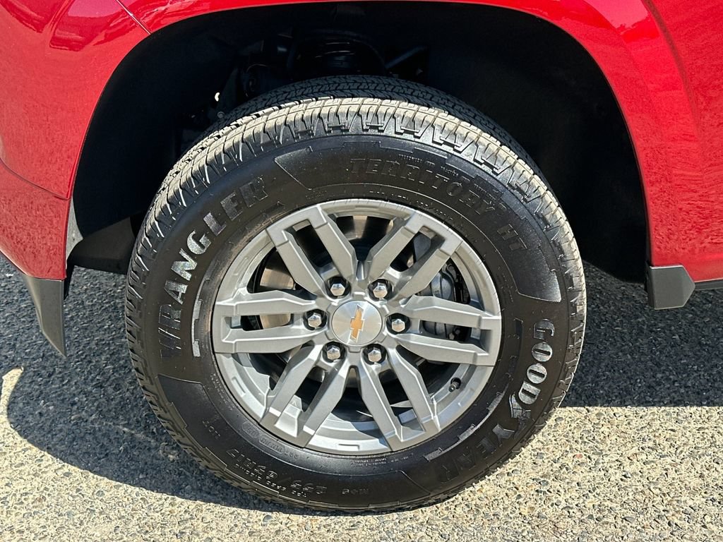 Used 2025 Chevrolet Colorado LT w/ Advanced Trailering Package RWD image 34