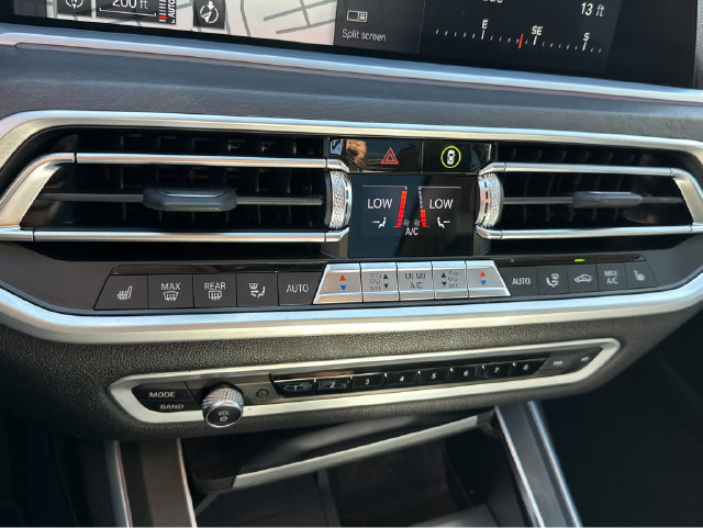 Used 2022 BMW X7 xDrive40i w/ Premium Package AWD/4WD image 22