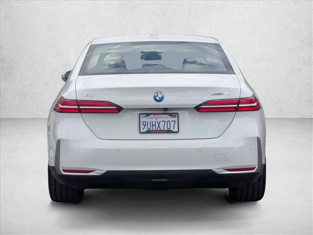 Used 2025 BMW i5 eDrive40i w/ Premium Package image 7