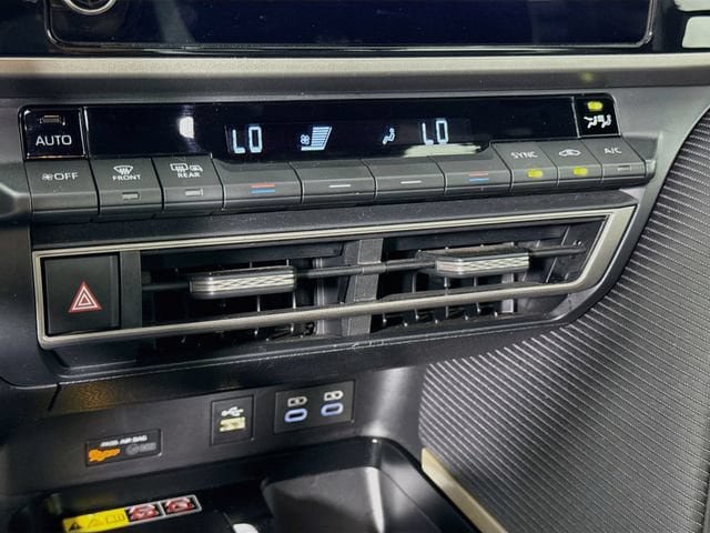 Certified 2026 Toyota Camry SE FWD image 17