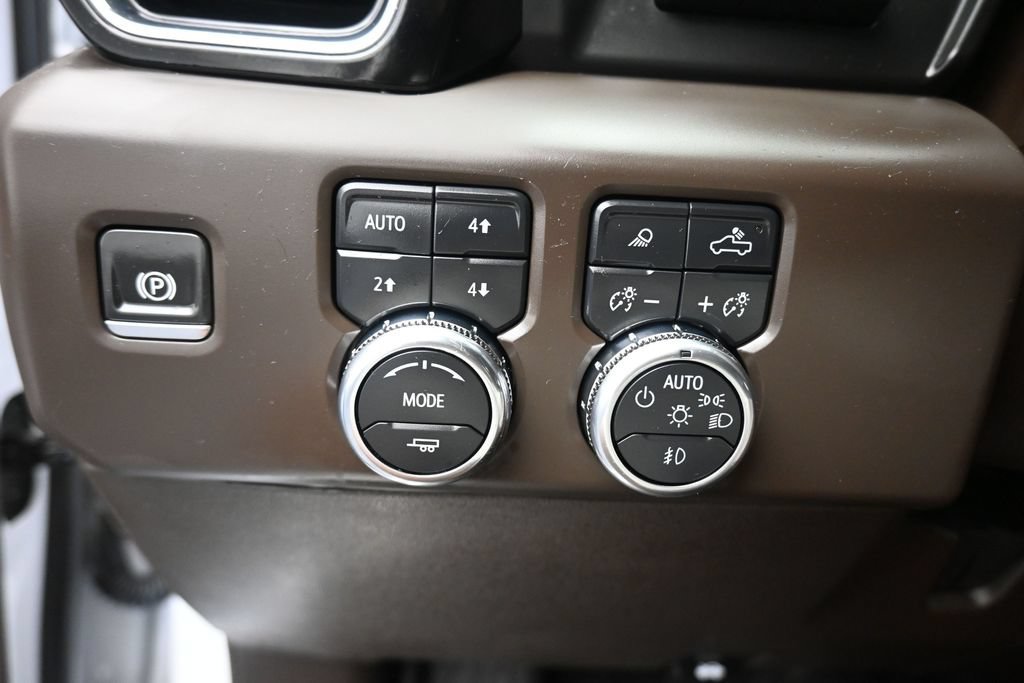 Used 2024 GMC Sierra 2500 Denali w/ Denali Reserve Package AWD/4WD image 34