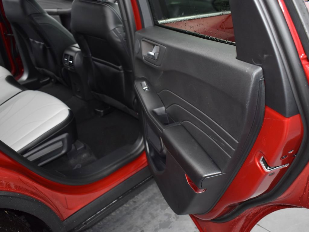 New 2025 Ford Escape SE w/ PHEV Premium Package FWD image 15