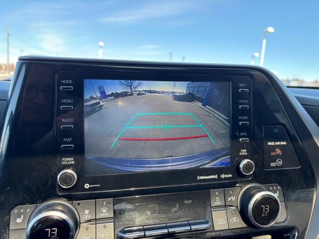 Used 2020 Toyota Highlander XLE image 19