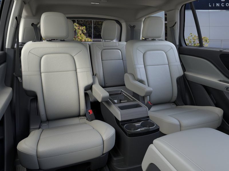 New 2026 Lincoln Aviator Reserve w/ Luxury Package RWD image 11