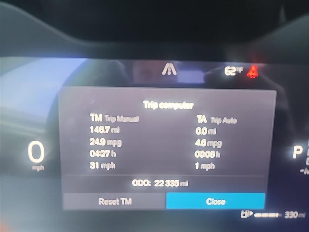 Certified 2025 Volvo XC40 B5 Core AWD/4WD image 16