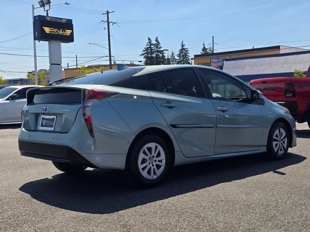 Used 2017 Toyota Prius Four w/ Premium Convenience Package FWD image 6