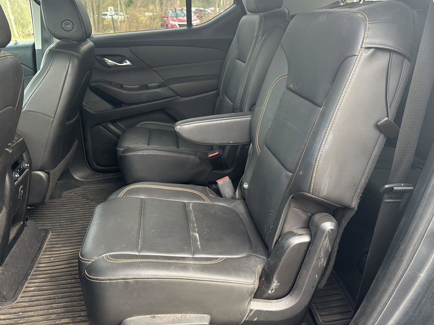 Used 2020 Chevrolet Traverse LT w/ LPO, Black Accent Package image 11