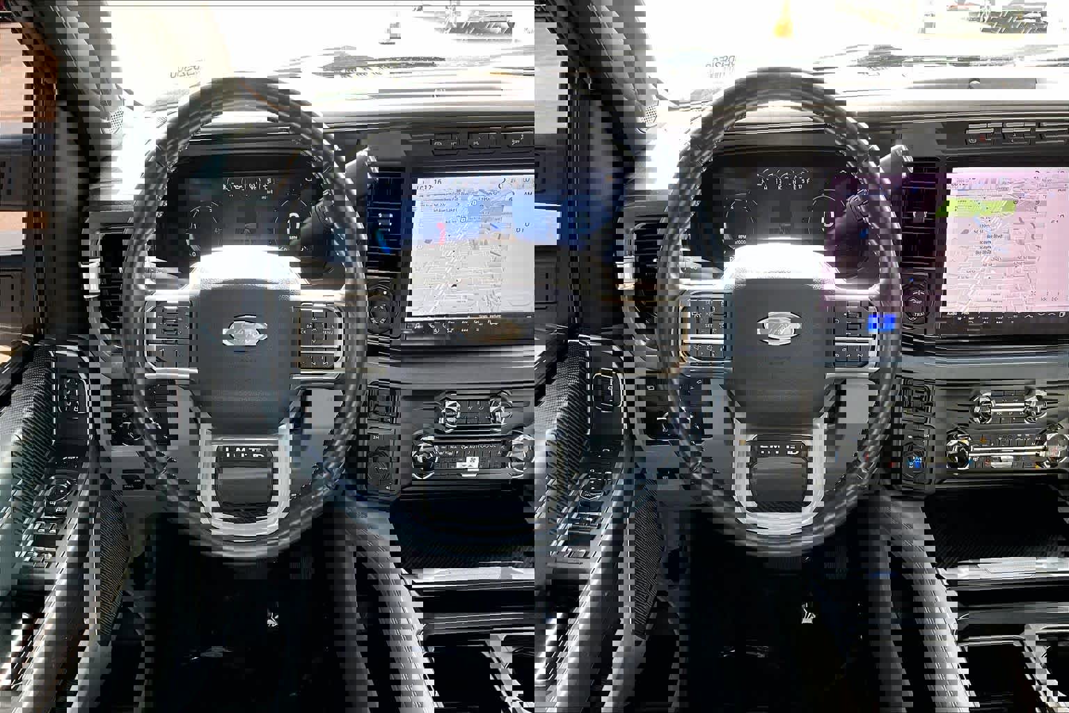 Used 2024 Ford F450 Limited image 6