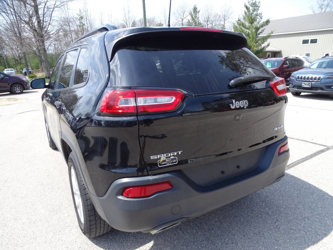 Used 2018 Jeep Cherokee Sport w/ Cold Weather Group AWD/4WD image 7