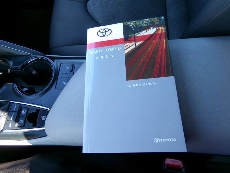 Used 2018 Toyota Camry LE FWD image 25
