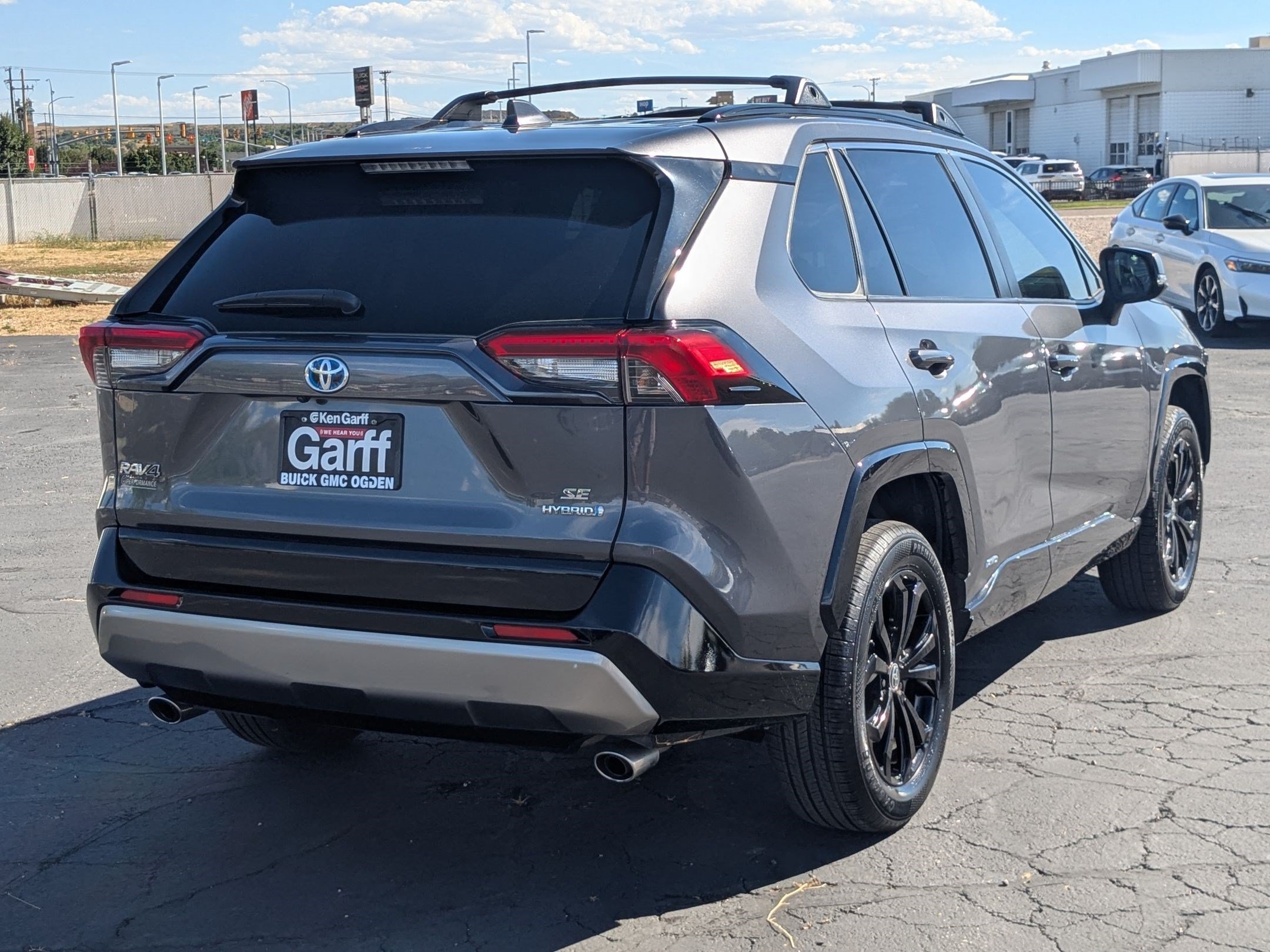 Used 2024 Toyota RAV4 SE w/ Convenience Package AWD/4WD image 3
