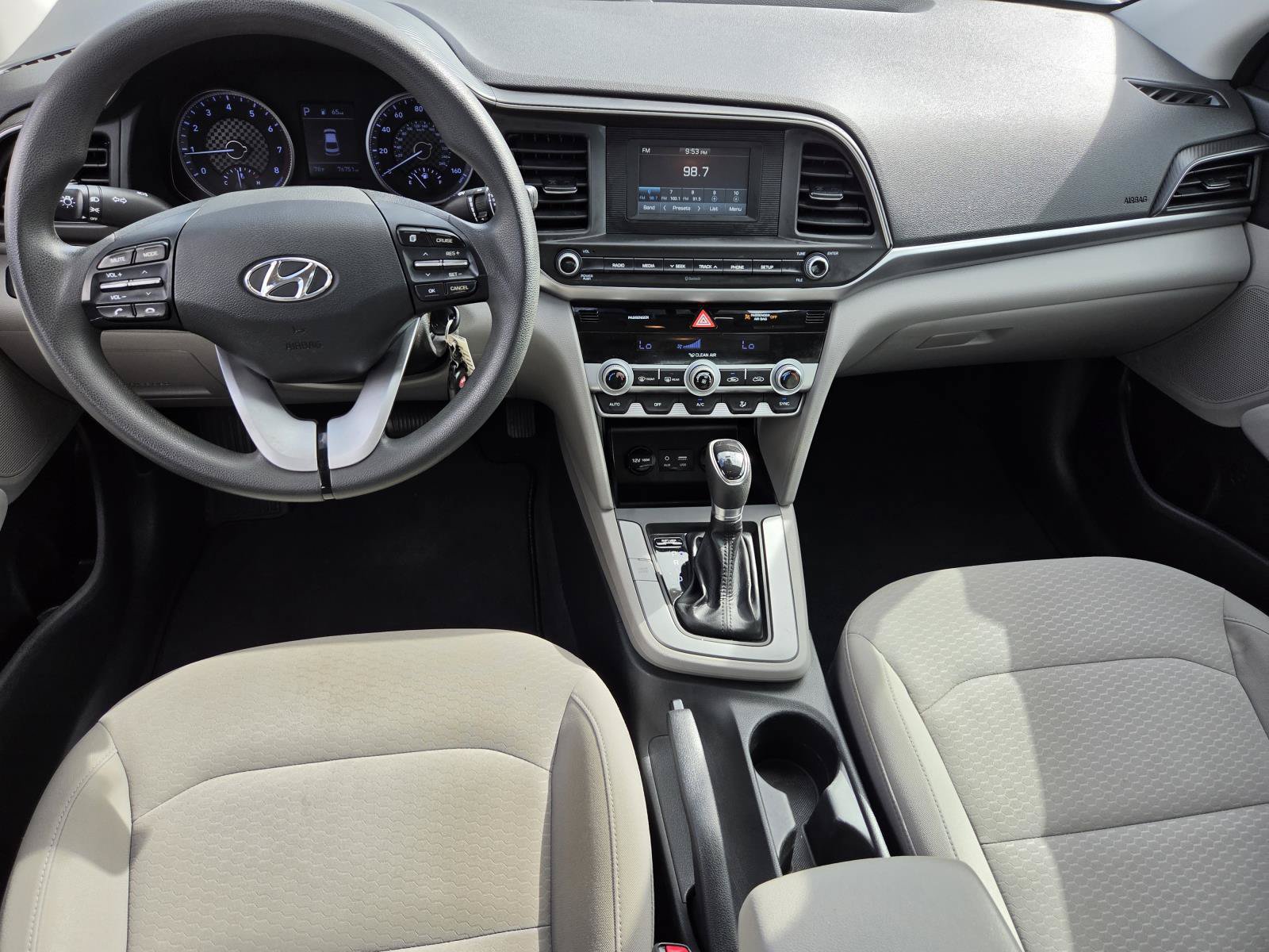 Used 2020 Hyundai Elantra SE FWD image 12