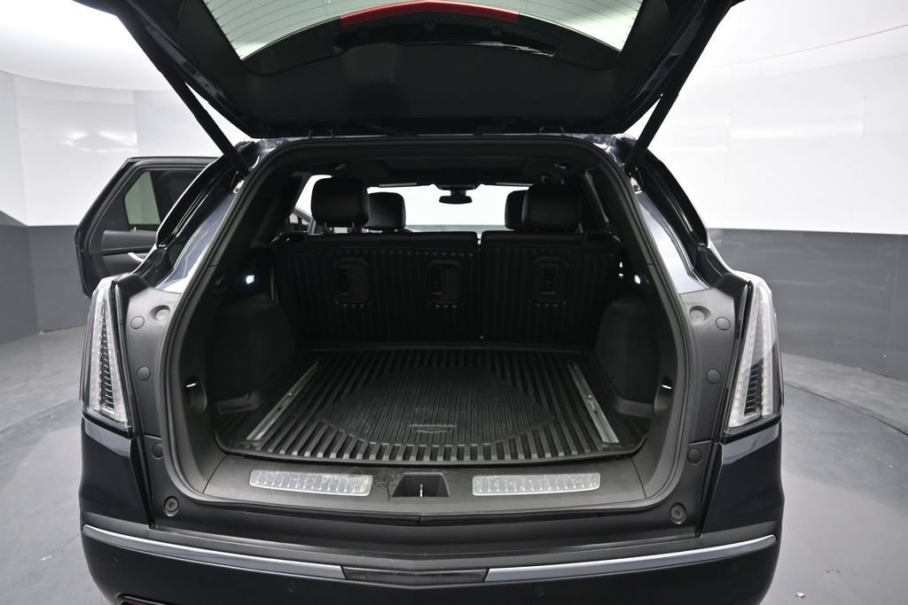 Certified 2022 Cadillac XT5 Sportv w/ LPO, Floor Liner Package AWD/4WD image 14