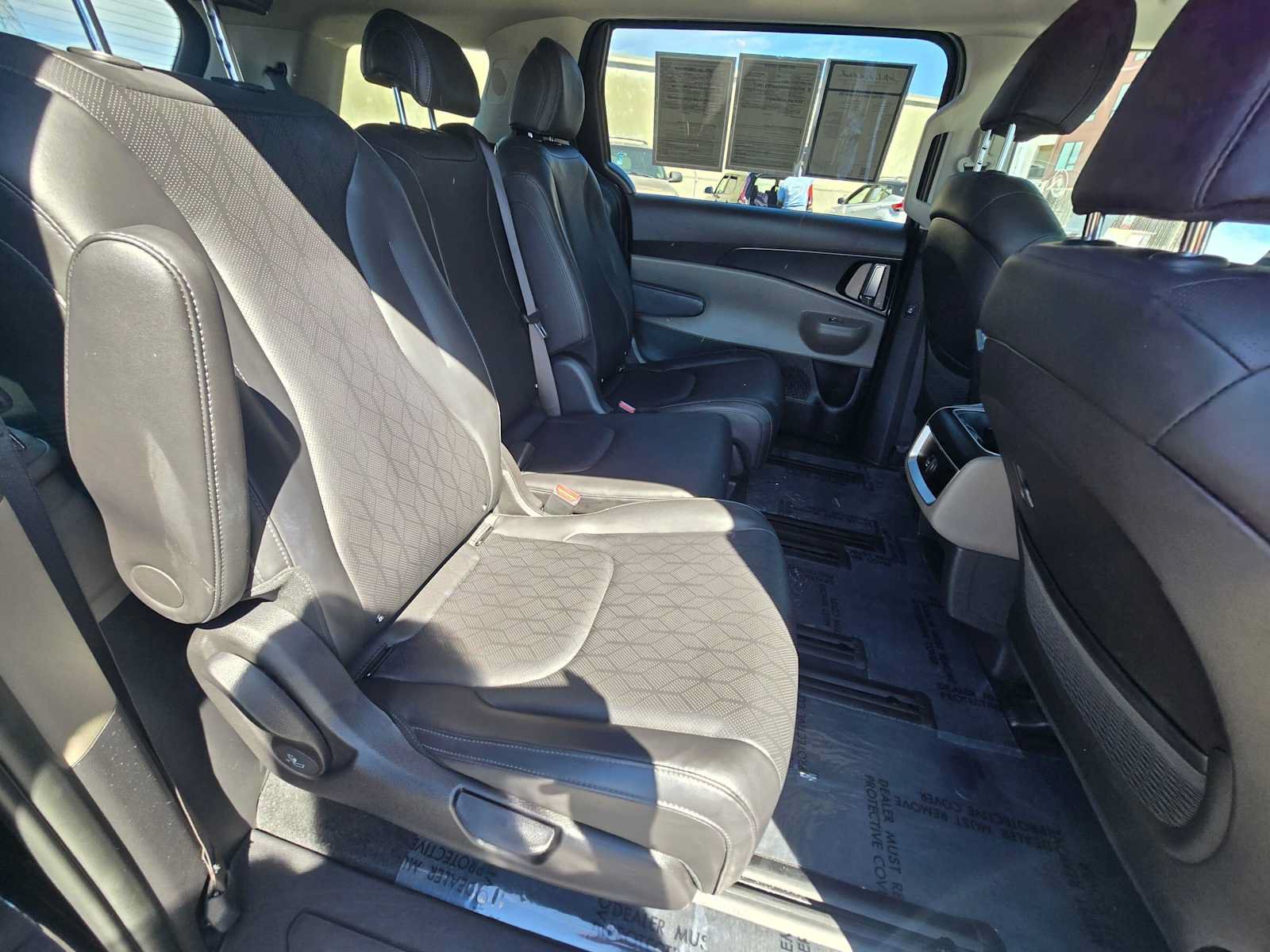 Used 2026 Kia Carnival LXS FWD image 12