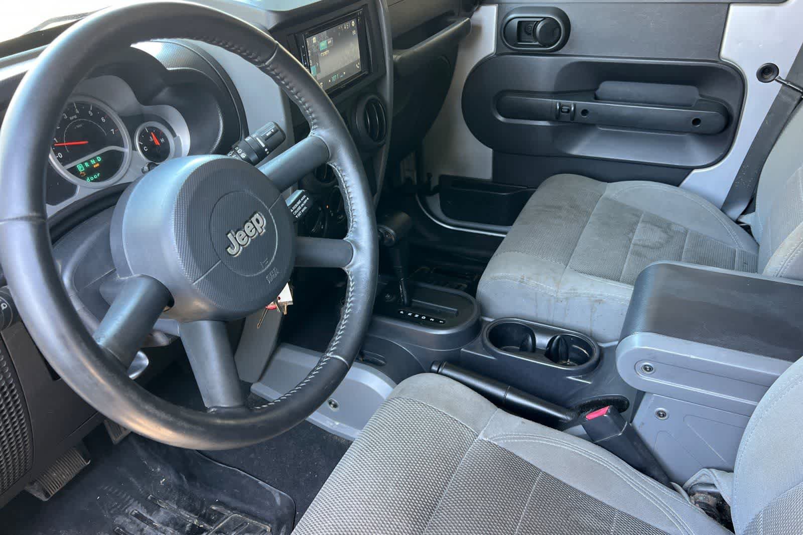 Used 2007 Jeep Wrangler Unlimited Sahara AWD/4WD image 14