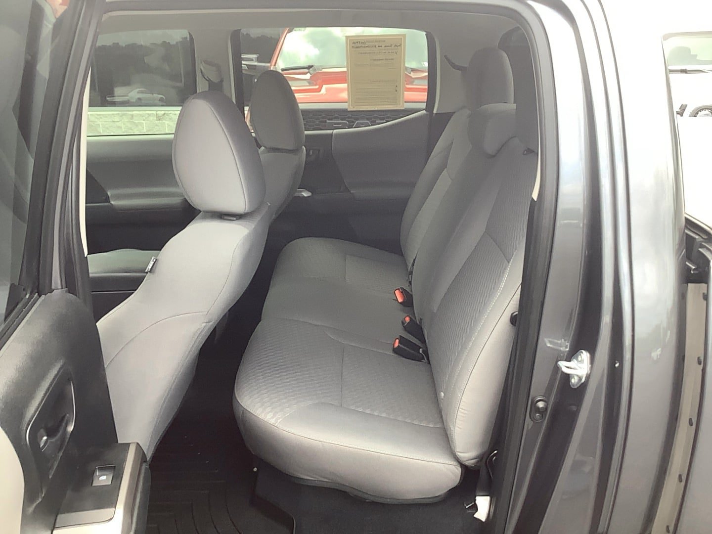 Used 2022 Toyota Tacoma SR5 AWD/4WD image 8