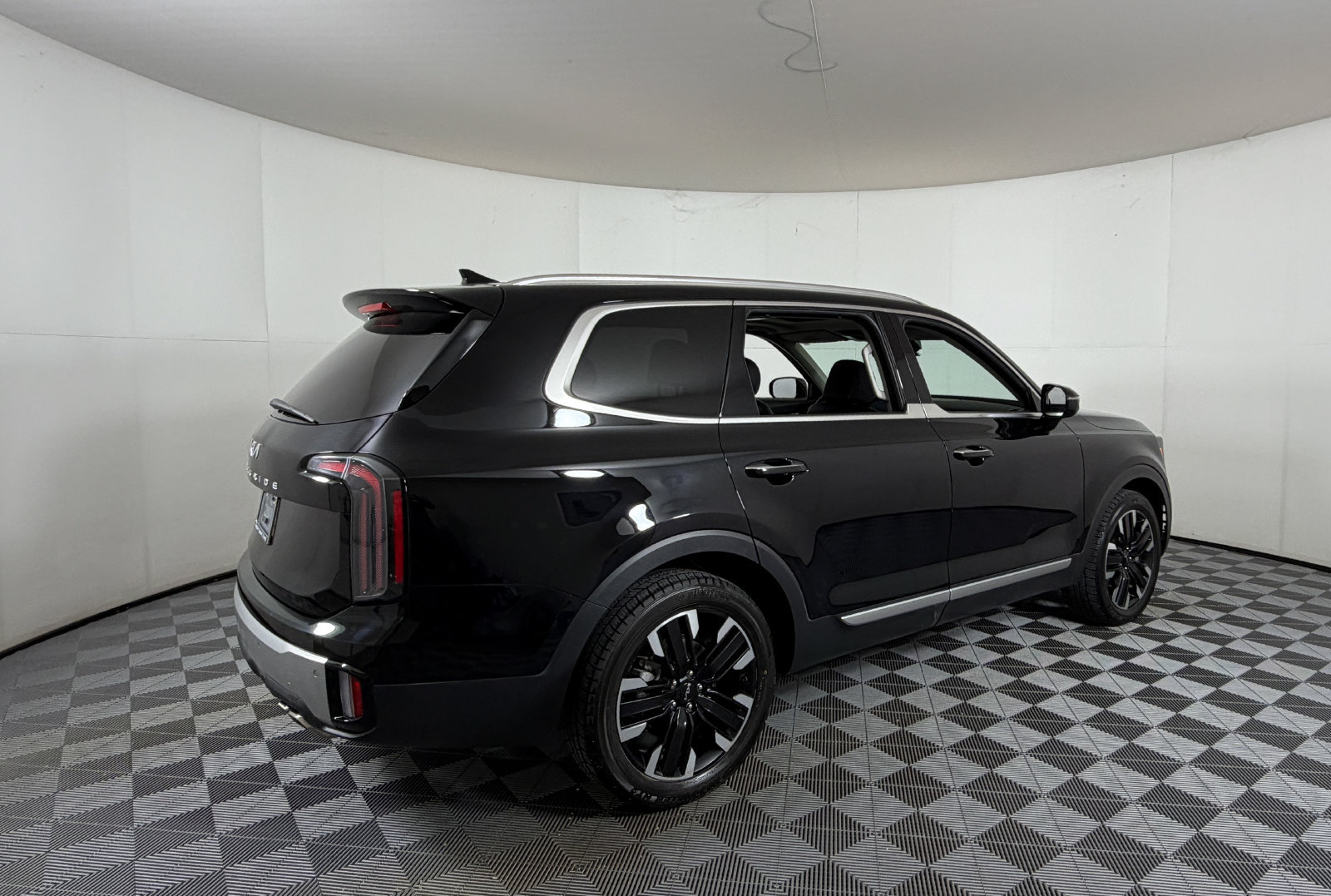 Used 2023 Kia Telluride SX FWD image 4