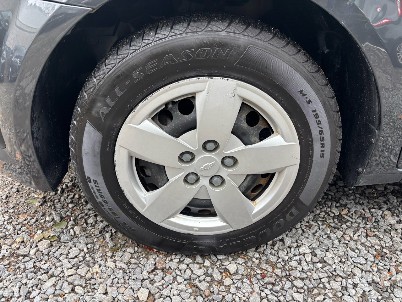 Used 2014 Chevrolet Sonic LS image 14