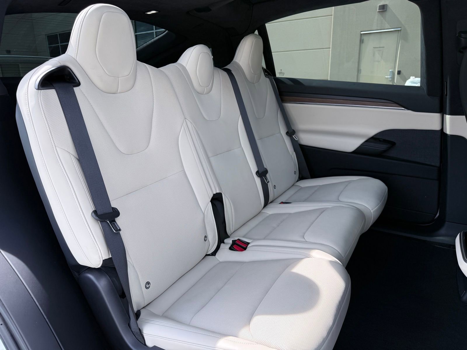 Used 2022 Tesla Model X image 42