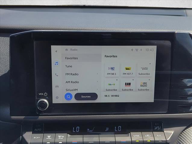 Used 2025 Toyota Camry SE w/ Convenience Package FWD image 13