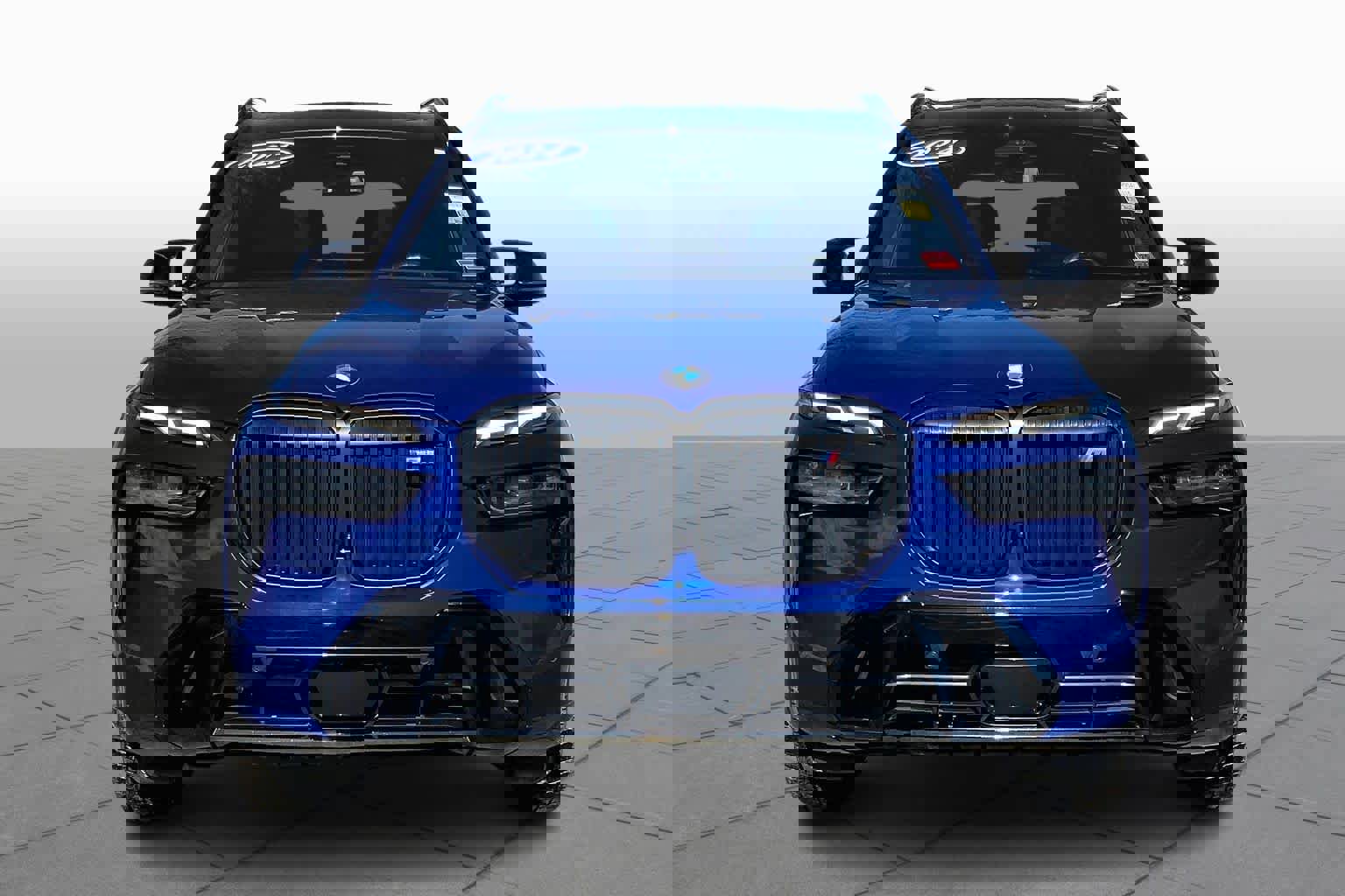 Used 2024 BMW X7 M60i image 4