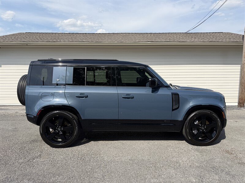 Used 2021 Land Rover Defender 110 X-Dynamic HSE AWD/4WD image 1