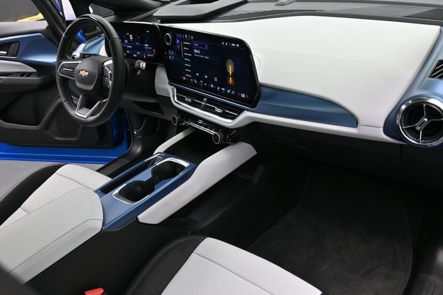 Used 2025 Chevrolet Equinox EV LT w/ Active Safety Package 3 FWD image 30