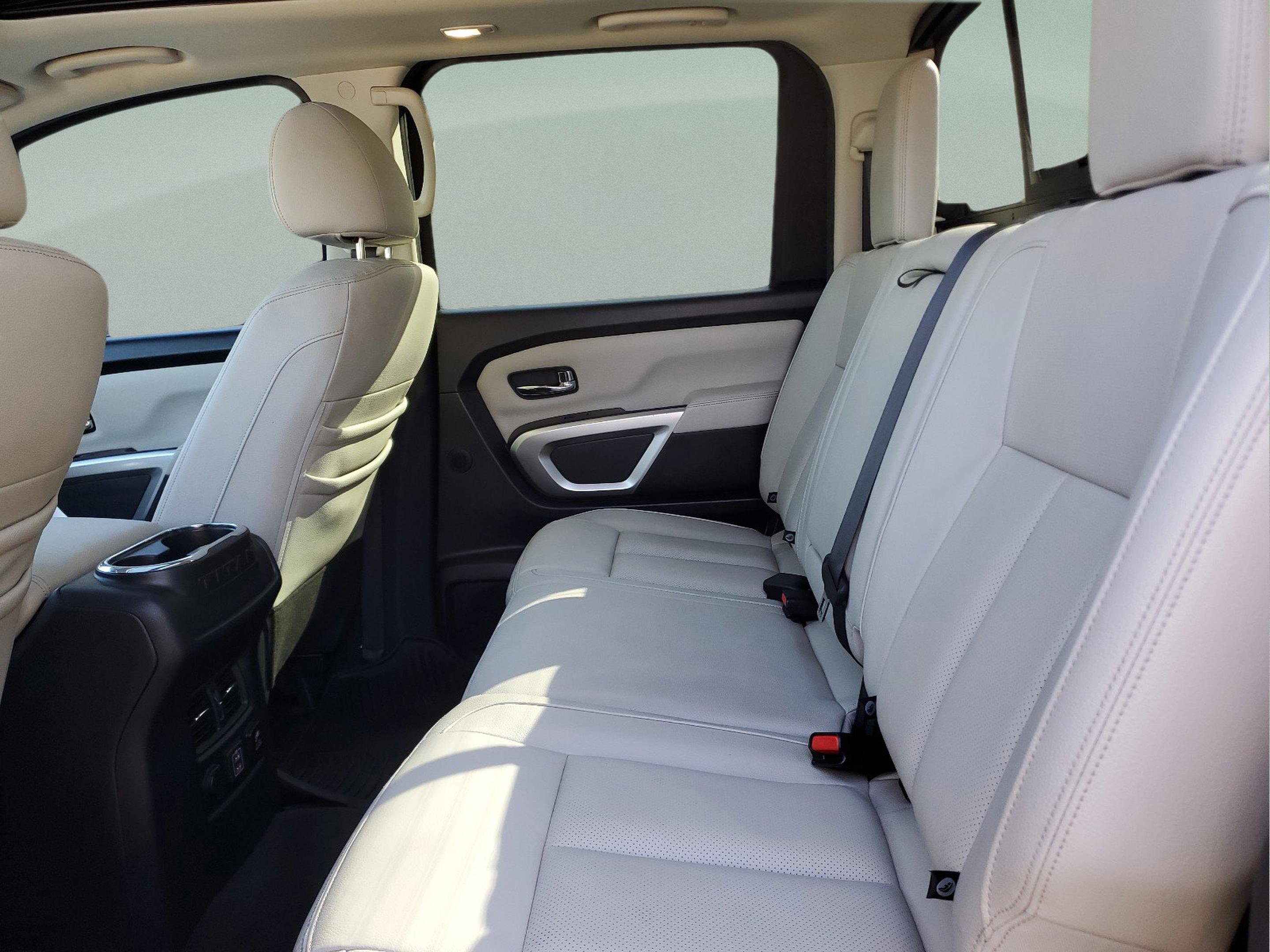 Used 2020 Nissan Titan SL w/ Moonroof Package image 7
