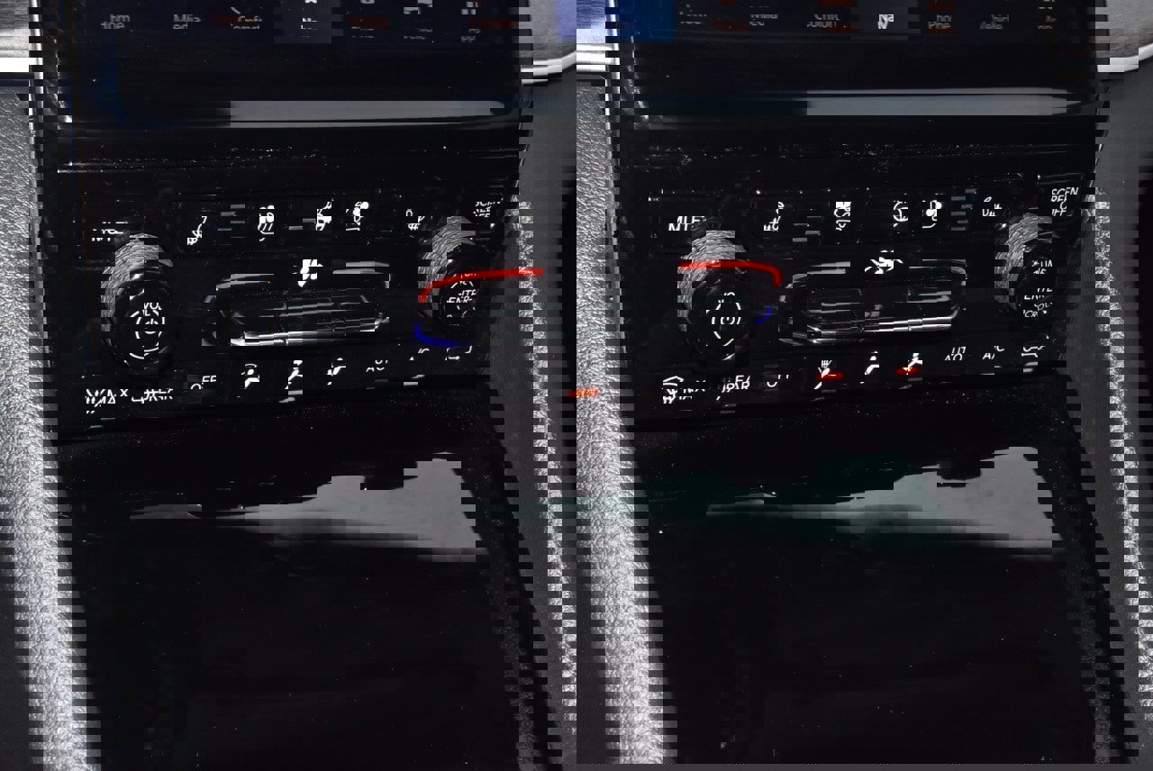 Used 2023 Jeep Grand Cherokee Limited w/ Luxury Tech Group II image 29