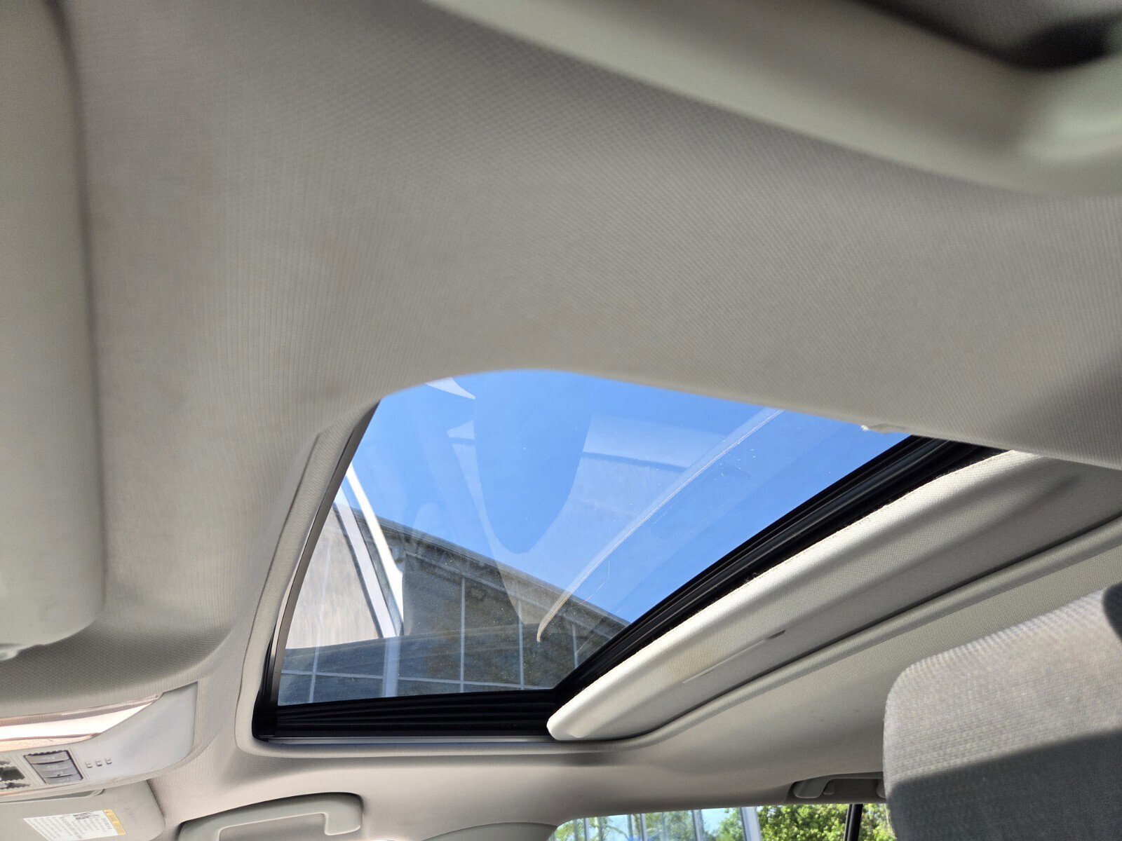 Used 2019 Toyota RAV4 XLE image 15