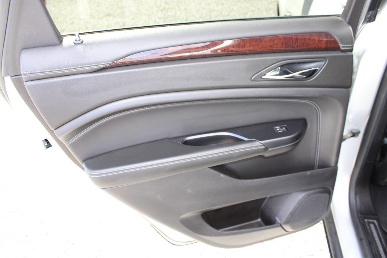 Used 2016 Cadillac SRX Luxury w/ Driver Awareness Package image 24