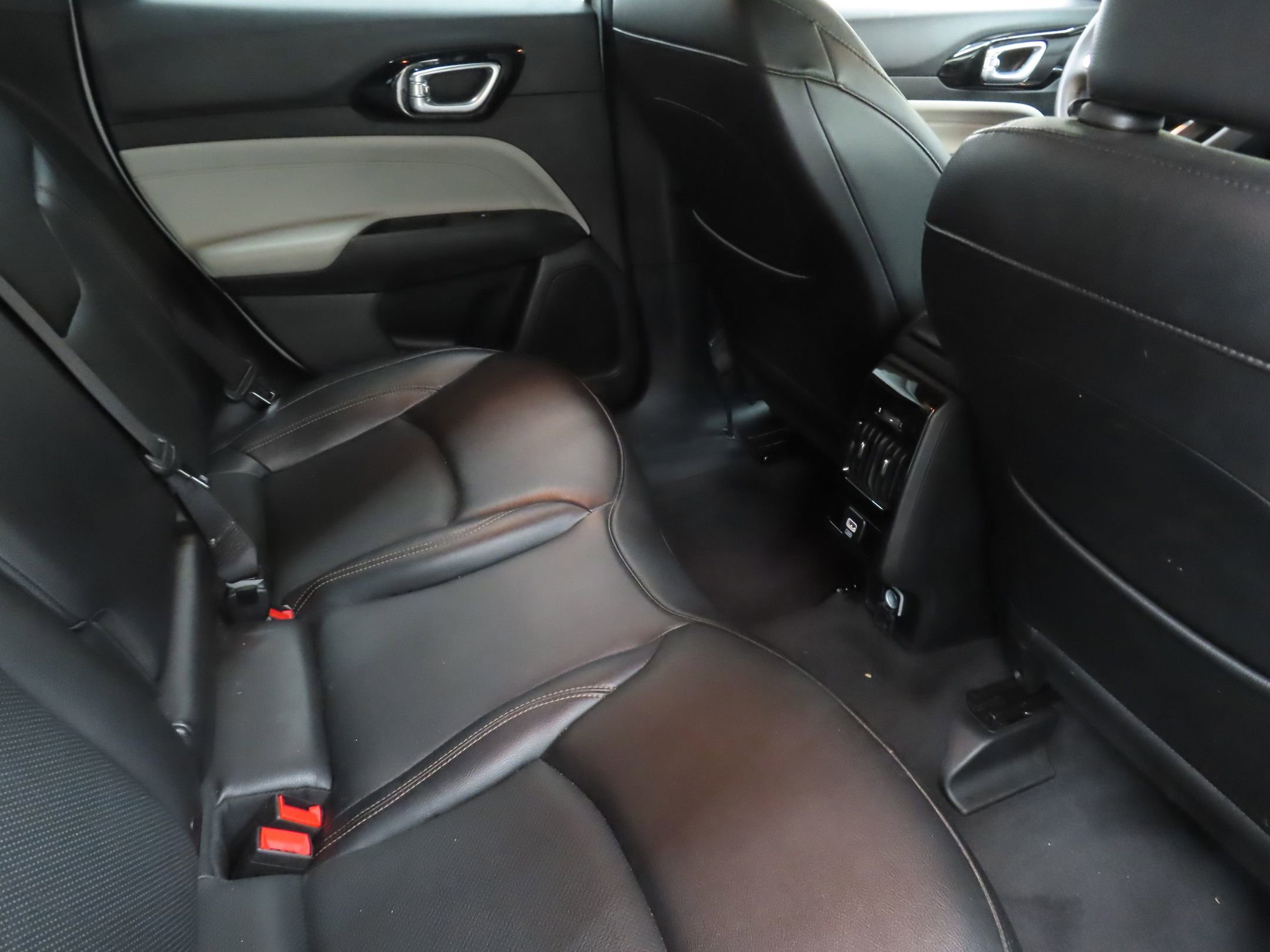 Used 2023 Jeep Compass Limited image 22