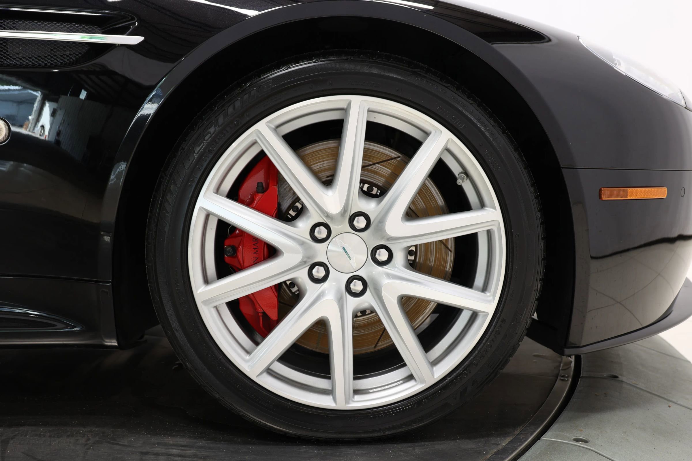 Used 2012 Aston Martin V8 Vantage Roadster image 94