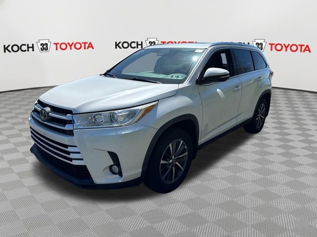 Used 2019 Toyota Highlander XLE AWD/4WD image 3