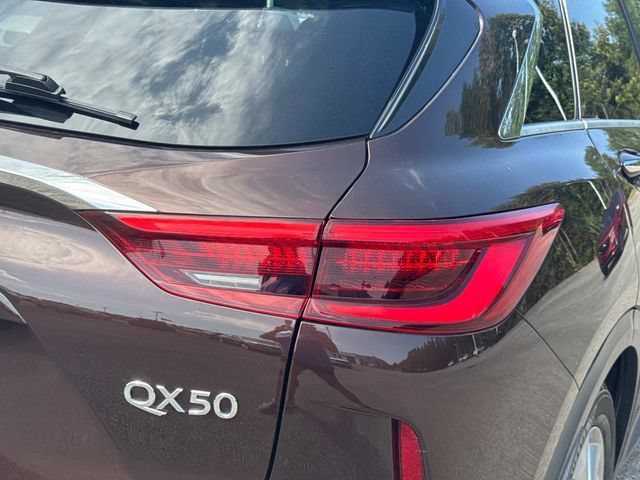 Used 2020 INFINITI QX50 Luxe w/ Navigation Package FWD image 12