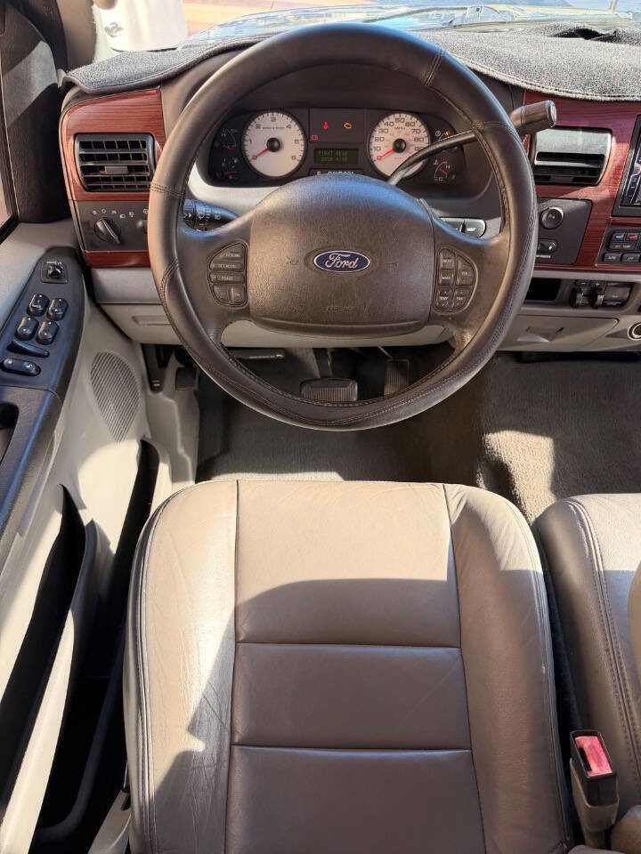 Used 2005 Ford F250 XLT image 12