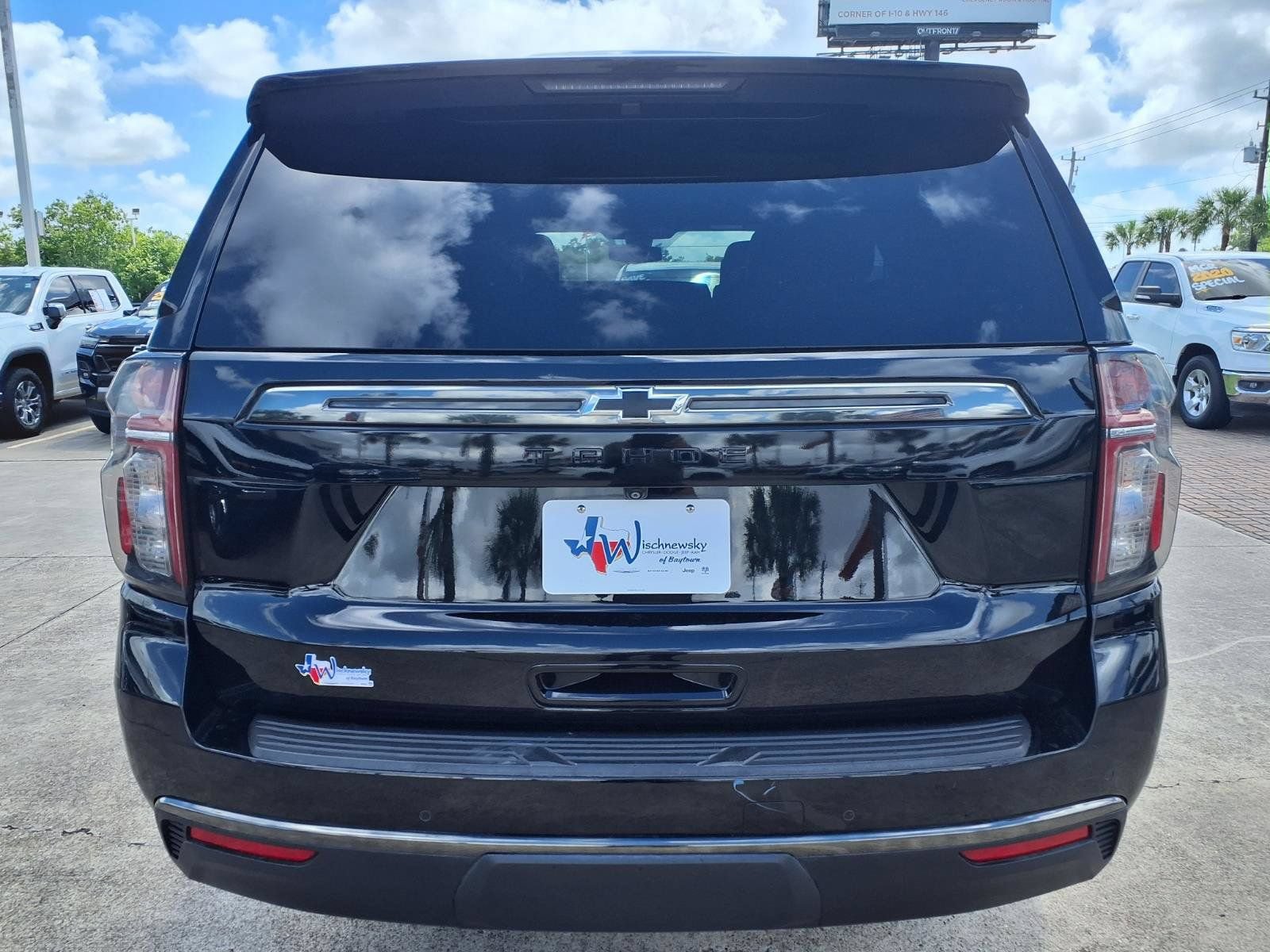 Used 2021 Chevrolet Tahoe Z71 w/ Z71 Off-Road Package AWD/4WD image 6